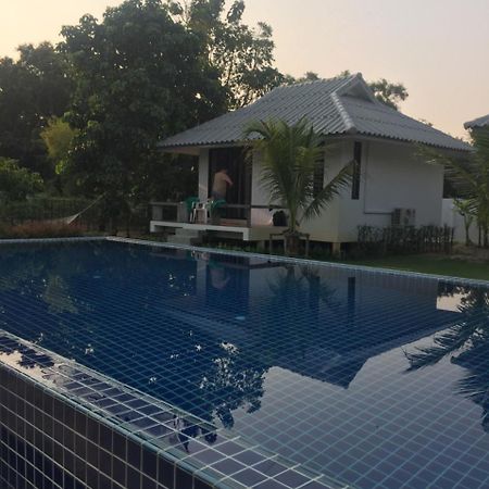 Bulan Villa Районг Екстериор снимка