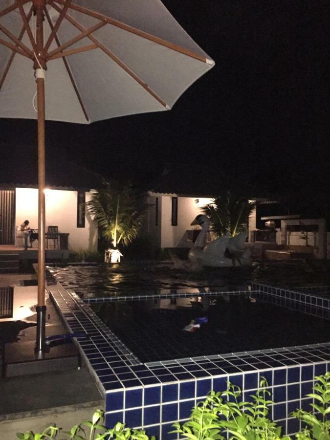 Bulan Villa Районг Екстериор снимка