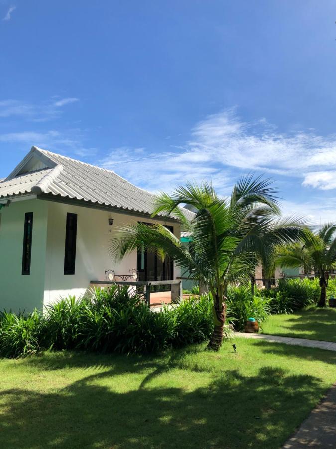 Bulan Villa Районг Екстериор снимка